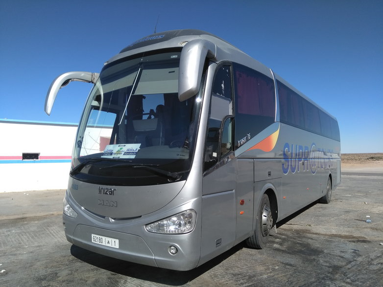 Autobus firmy Supratours obsługuję trasę Ad-Dachla - Marrakesz