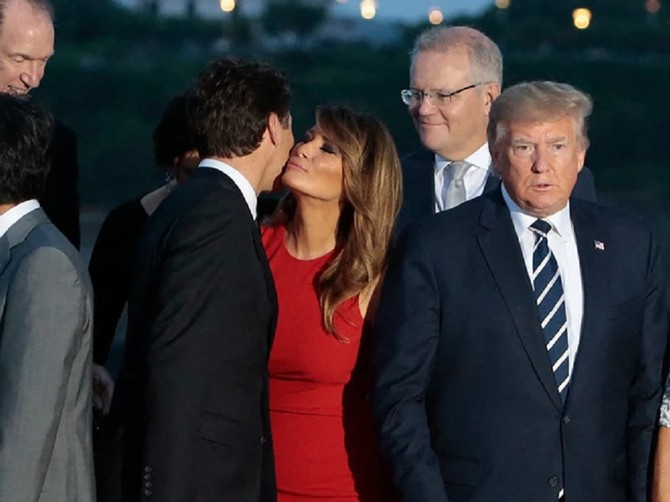 Donald Tramp ovom političaru nikada nije oprostio poljubac sa Melanijom Tramp i osvetio mu se