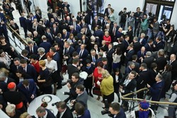 Szydło złożyła życzenia Petru. Opłatek w Sejmie na ZDJĘCIACH