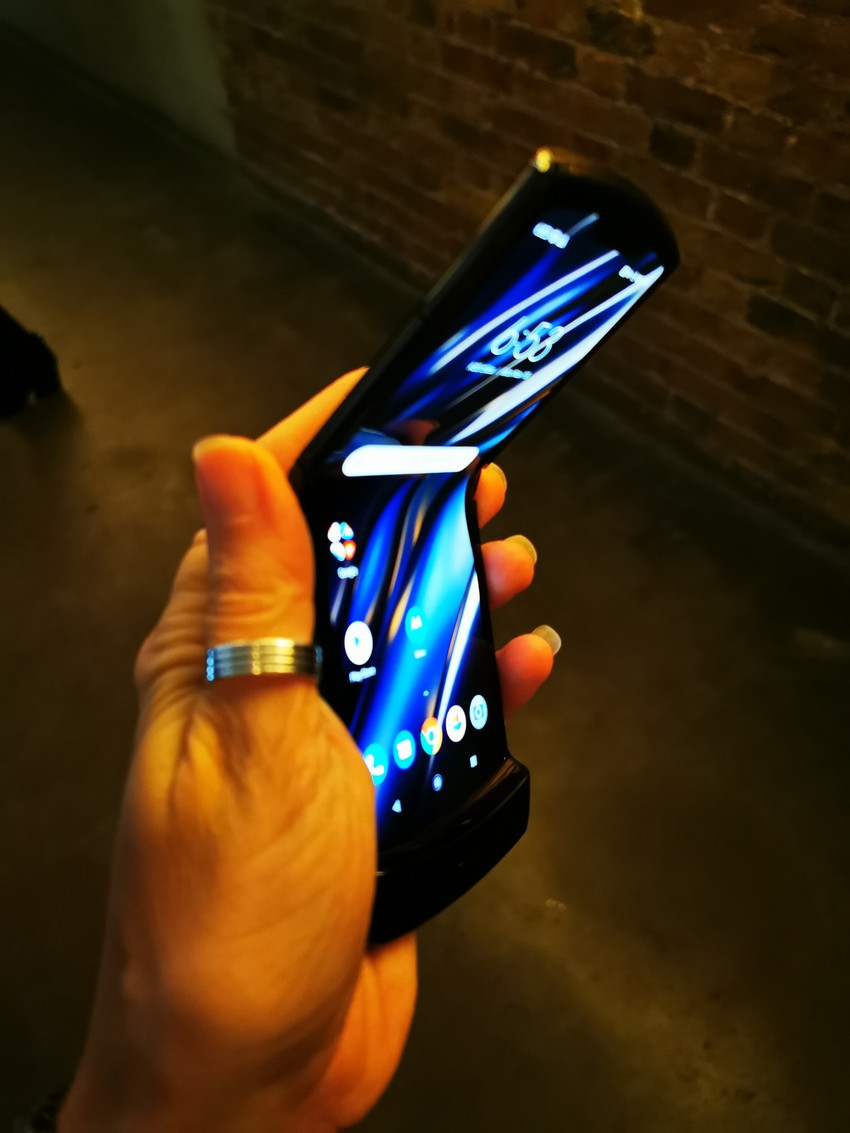 Telefon će biti u prodaji od sredine decembra