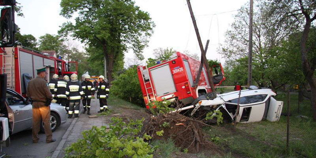 Wjechała pod wóz strażacki