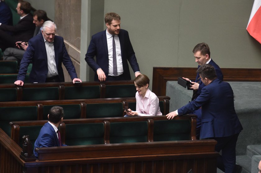 PiS w ramach specustawy zmienił Kodeks wyborczy. Opozycja oburzona