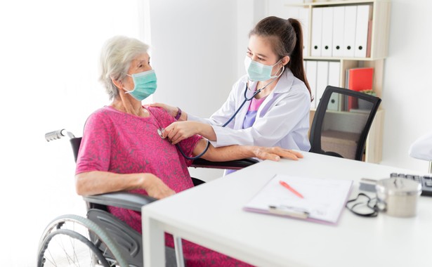 Przed lekarzami POZ nowe zadania w walce z epidemią