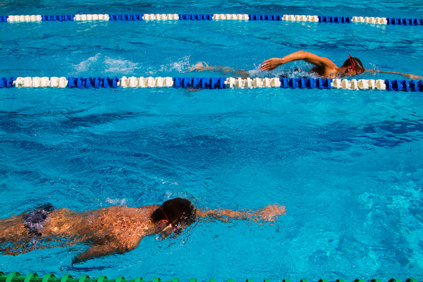 Na basenie można realizować również własne cele, np. poprawić swoją kondycję fizyczną.