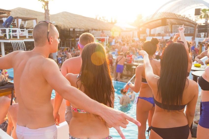 Žurka na plaži Zrće