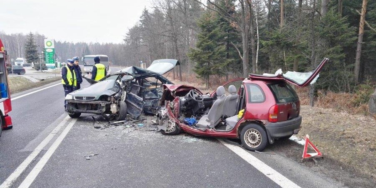 Tragiczne zderzenie w Komorowie. Kierowca hondy zginął na miejscu