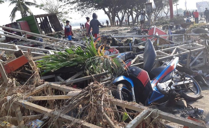 Indonezja: Rośnie liczba ofiar trzęsienia ziemi i tsunami na Sulawesi