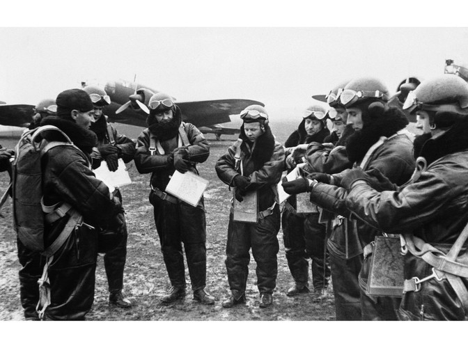 10 września 1939, polscy piloci szykuja się do startu