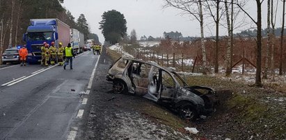 Tragedia na drodze. Spłonął samochód, w środku był 10-latek