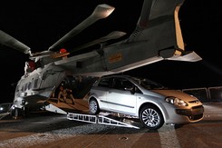 Zobacz nowego fiata na... lotniskowcu