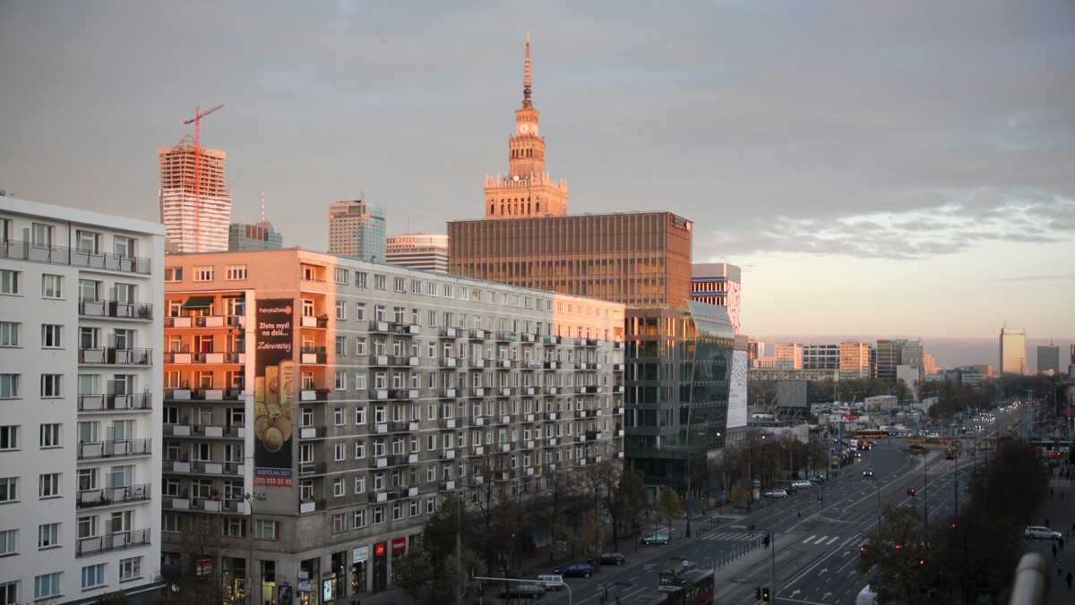 Kończy się remont części warszawskiego mostu średnicowego. Od poniedziałku, po dwóch miesiącach przerwy, na most powrócą pociągi podmiejskie. Następny etap remontu zacznie się za rok, ale kolejarze zapewniają, że będzie on mniej uciążliwy.