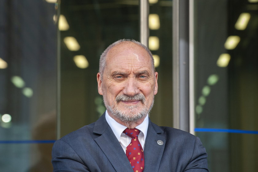 Macierewicz zapowiada publikację raportu smoleńskiego