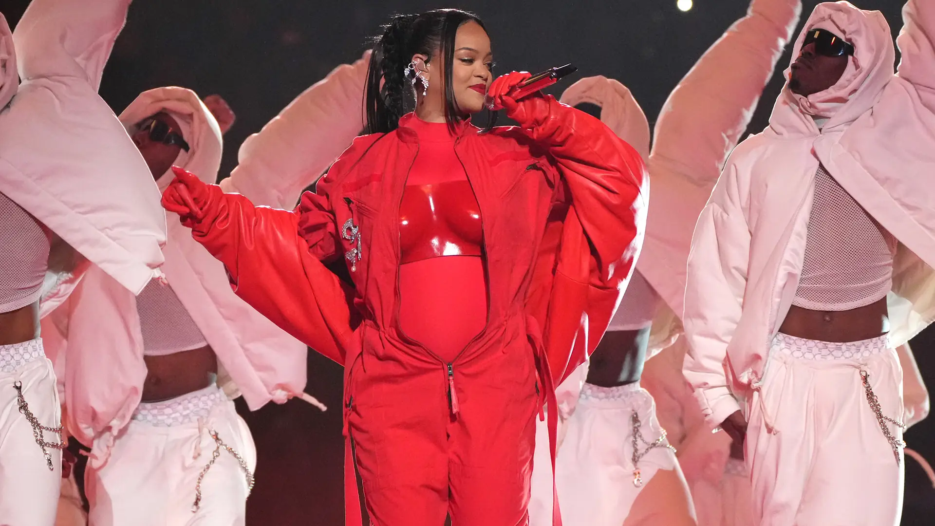 Rihanna po latach na scenie. Występ w finale Super Bowl pod znakiem ciąży i krytyki fanów