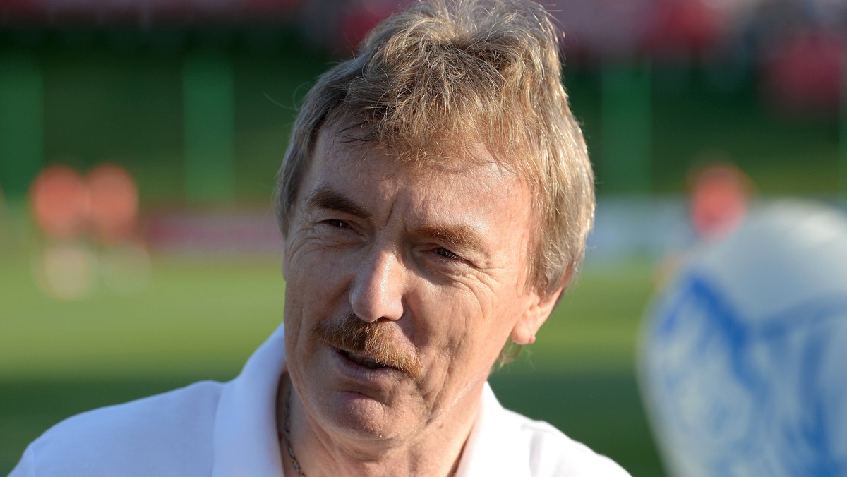 Zbigniew Boniek otrzymał tytuł Honorowego Obywatela Województwa Łódzkiego. W ten sposób byłego piłkarza Widzewa Łódź i reprezentacji Polski, a obecnie prezesa PZPN wyróżnili radni sejmiku wojewódzkiego, którzy dzisiaj jednogłośnie przyjęli uchwałę w tej sprawie.