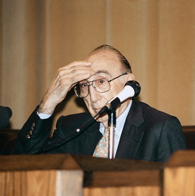 Majkl Debejki