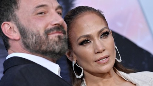 Jennifer Lopez és Ben Affleck vörös szőnyeges csókja mindent visz