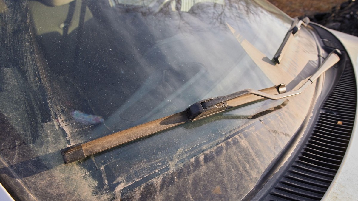 Tačno vreme posle kog morate zameniti brisače na autu: Ipak, prvo isprobajte ovaj trik