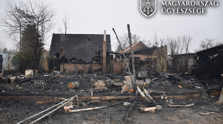 Porráégett az érintett ház és környéke/ Fotó: Főügyészség