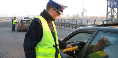 Prowadził pod wpływem. Dzień wcześniej stracił prawo jazdy za... alkohol