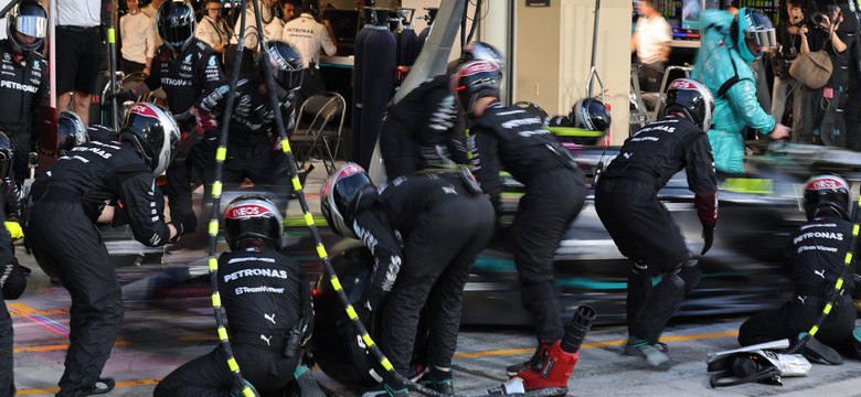 Lewis Hamilton: Nie wiem, kto bardziej zawodzi - ja, czy samochód