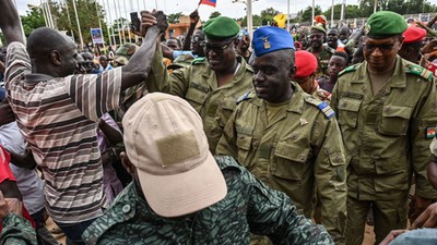Niger coupists threaten to kill Bazoum if military interferes. [CNN]