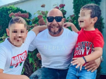 On je BRAT Seke Aleksić kome se njeni MALIŠANI OBRADUJU čim ga ugledaju na kapiji: Oduvek joj bio zaštitnik, bolni detalji iz života šokirali javnost: "Bio je samo dete..."