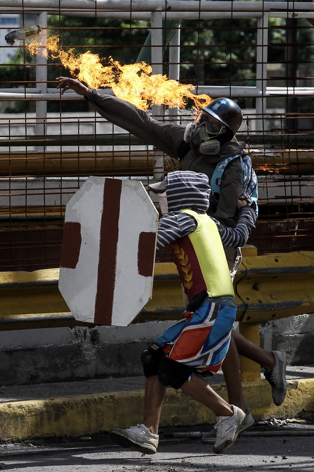 VENEZUELA CRISIS (Opposition begins the first day of great protest in Venezuela)