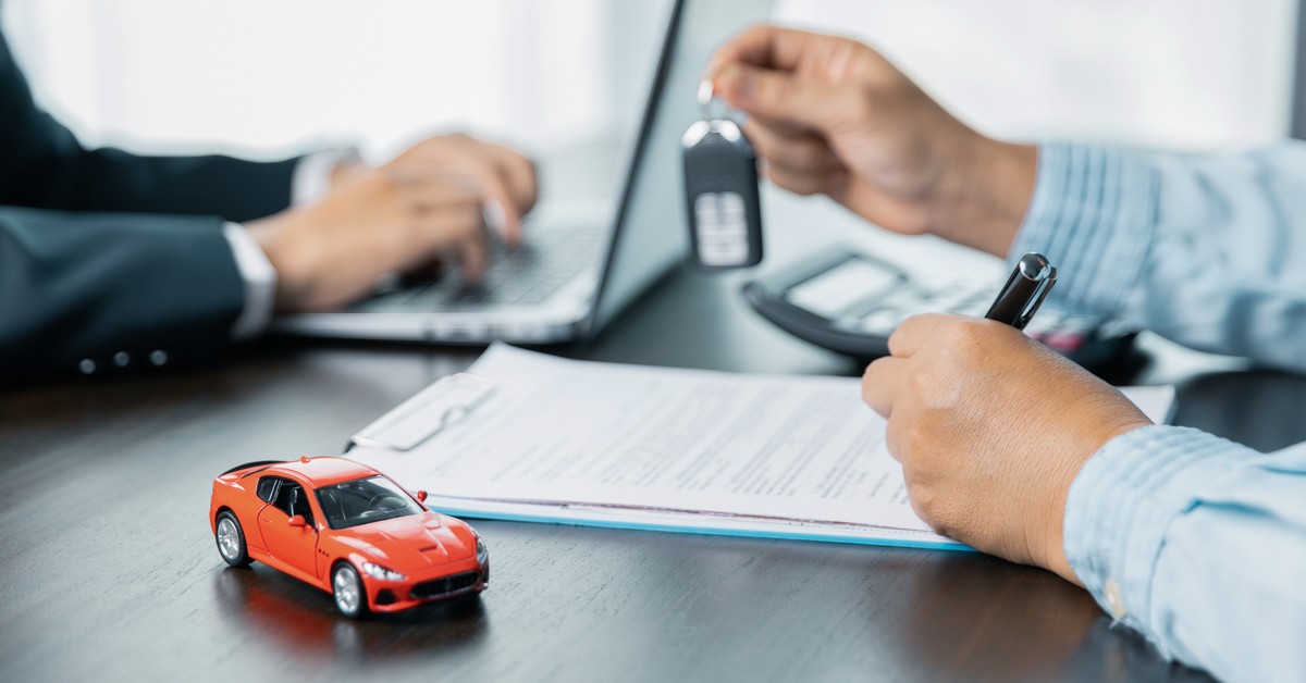 Samochody elektryczne coraz bliżej Polaków. Zaskakujące dane z badania