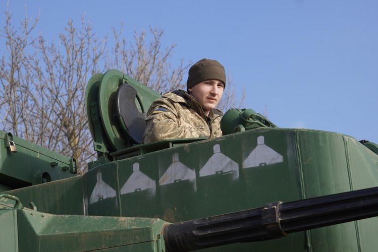 Odessa, Ukraina, 22.02.2024. Samobieżne działo przeciwlotnicze Gepard w okolicach Odessy, z jego pomocą wojsko ukraińskie zestrzeliwuje rosyjskie drony Shahed.