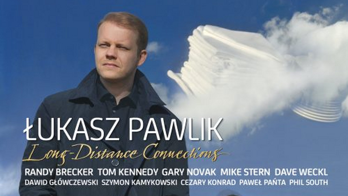 „Long Distance Connections" to drugi autorski album Łukasza Pawlika, po wydanej w 2016 roku płycie „Lonely Journey", przyjętej entuzjastycznie zarówno przez krytyków jak i odbiorców.