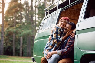 Dodatkowe dni wolne od pracy bez konieczności brania urlopu. Ten sposób robi teraz furorę. Bezsilni pracodawcy rozkładają ręce