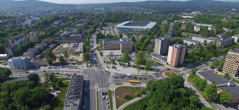 Kielce: zmiany w ruchu w okolicach cmentarzy na Wszystkich Świętych