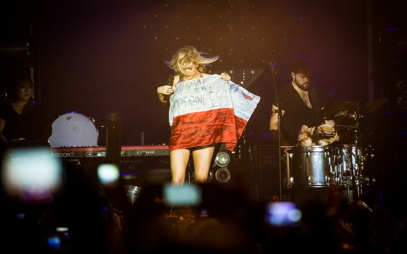 Ellie Goulding – królowa UK Charts dziś zaśpiewa w Warszawie