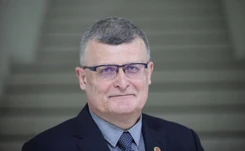 Grzesiowski: Punkty szczepień drive-thru to rozwiązanie rodem z thrillera o pandemii