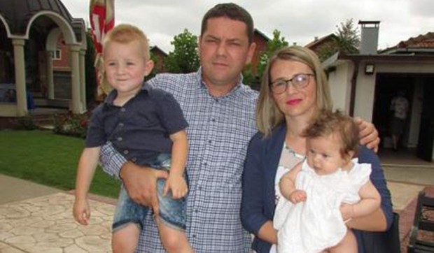 Mladen-Simic-sa-porodicom-foto-Privatna-arhiva