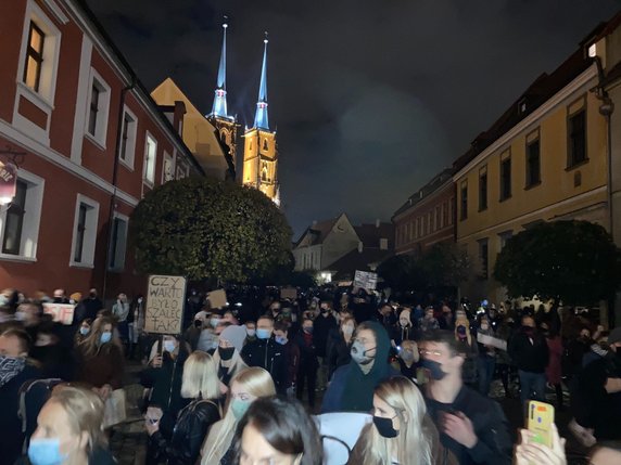 Wrocław - protest przeciwko zaostrzeniu prawa antyaborcyjnego