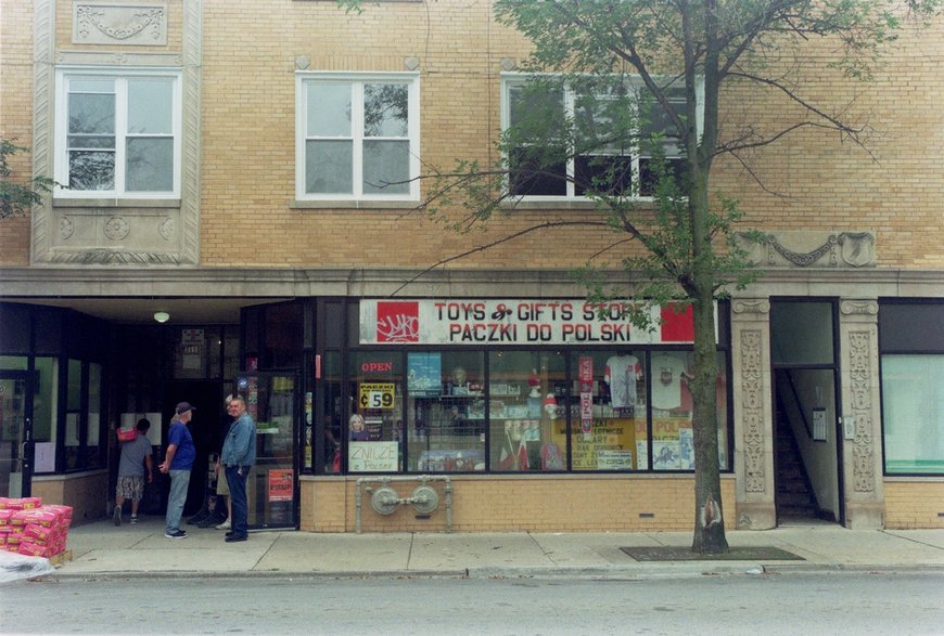 Milwuakee Avenue na Jackowie i jeden z polskich sklepów, Chicago, wrzesień 2019.