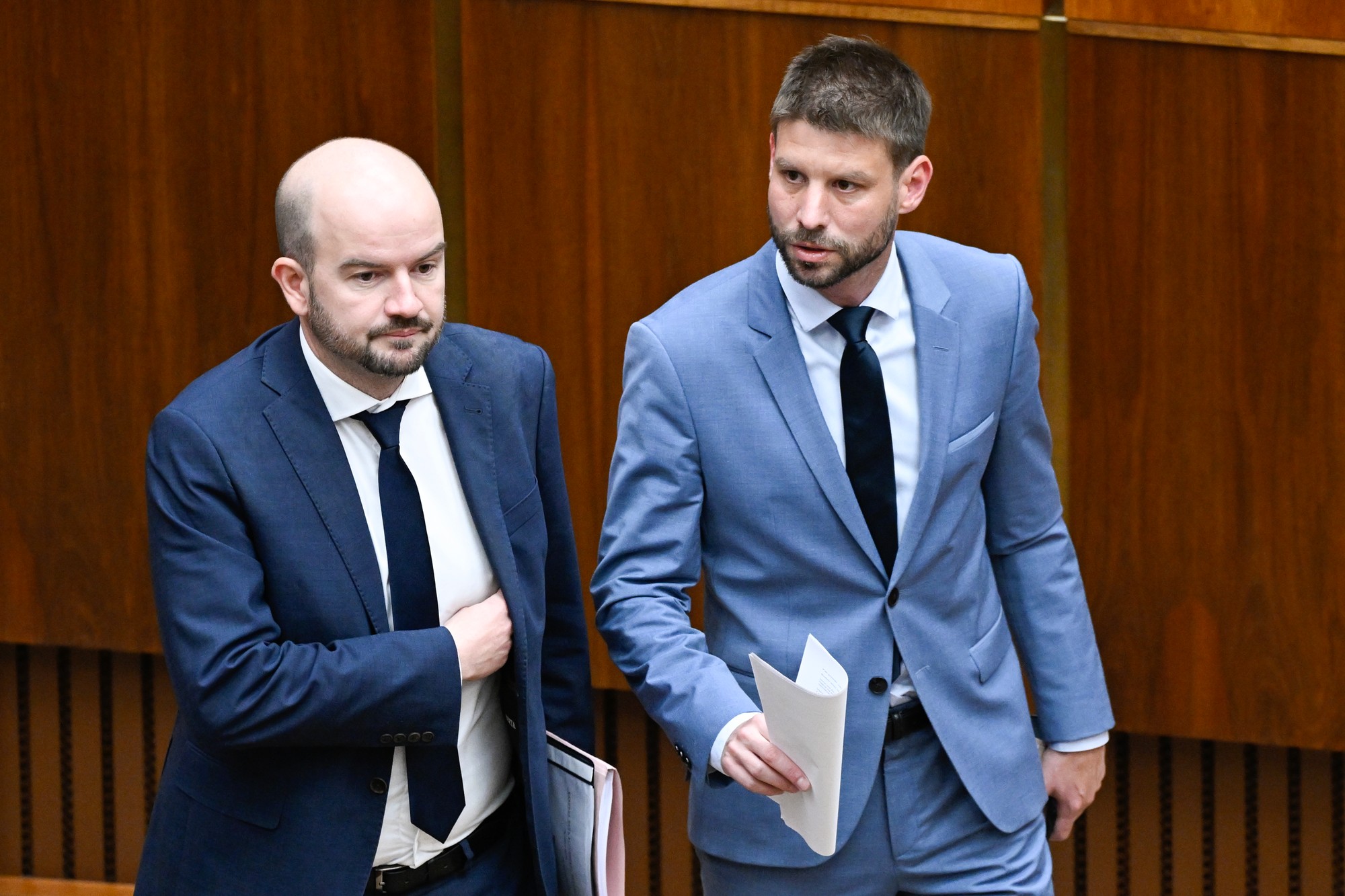 Mimoriadna schôdza k odvolávaniu podpredsedu parlamentu Šimečku.