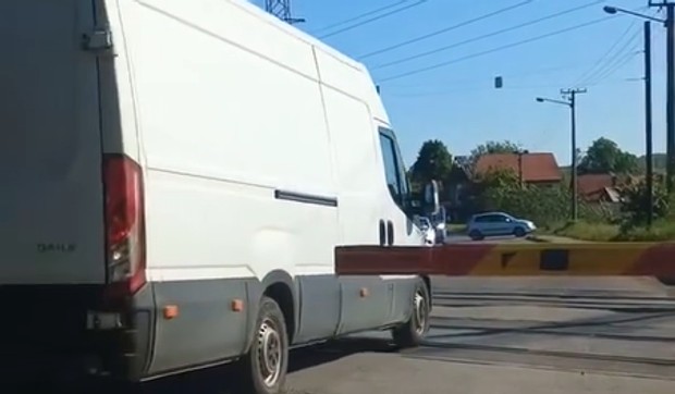 Vreoci: Rampa spuštena, a vozila prolaze