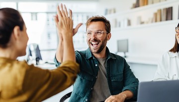 Wójtowie bardziej doceniają urzędników niż ministrowie