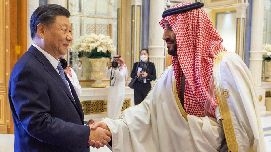 Saudyjski następca tronu Muhammad ibn Salman witający prezydenta Chin Xi Jinpinga