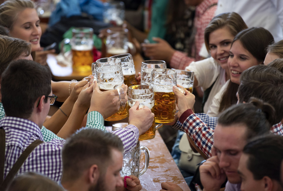 W Monachium rozpoczęło się 185. święto piwa - Oktoberfest