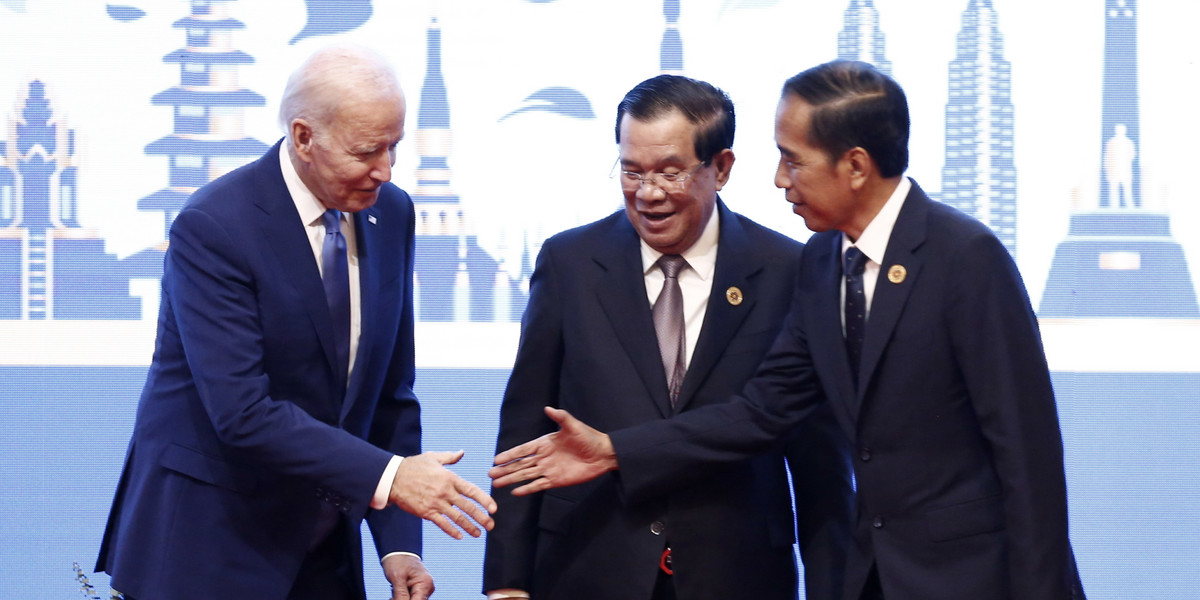 Joe Biden przybył do Phnom Penh na rozmowy z przedstawicielami władz z krajów ASEAN.