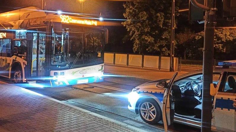 Bójka w autobusie 662 na przystanku Szwedzka