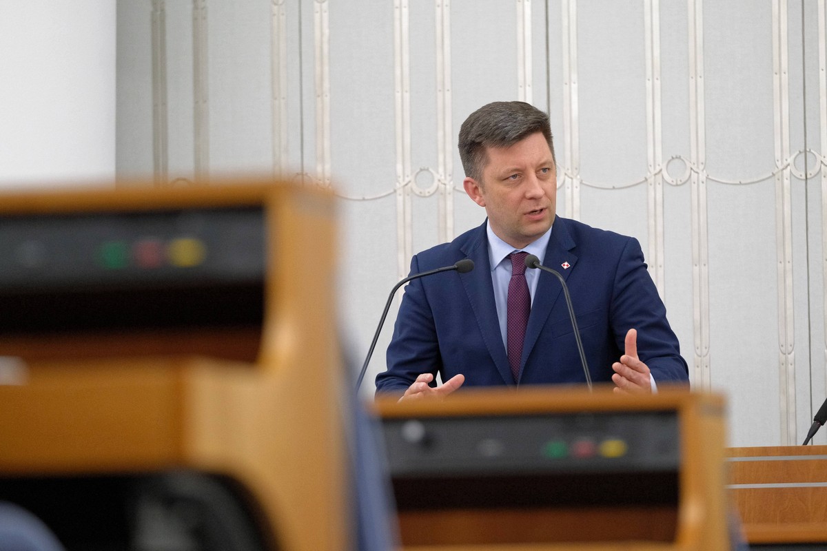 Dworczyk: Nie można rozluźnić obostrzeń. Sytuacja jest wciąż bardzo poważna