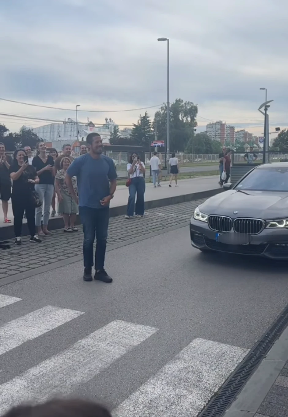 Nikolu Rokvića dočekale komšije