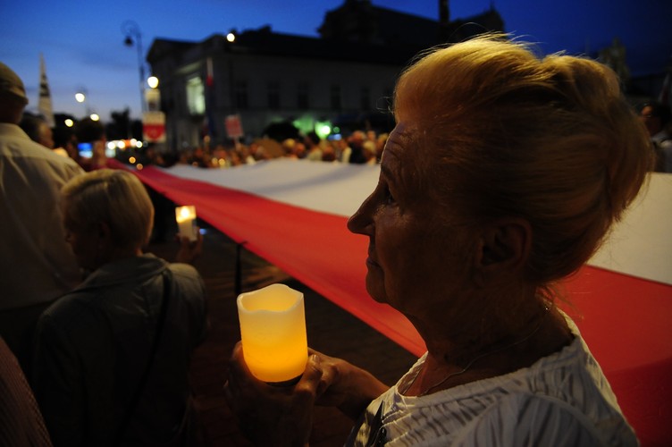 Protest pod Pałacem Prezydenckim, fot. Maciek Suchorabski