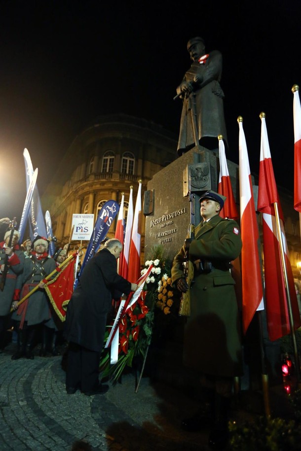 WARSZAWA PIS WITO NIEPODLEGOCI SPOECZNE OBCHODY