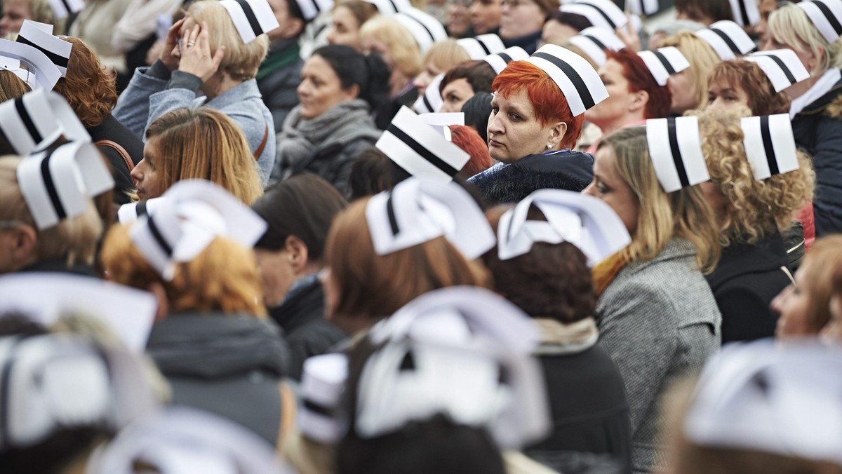 GDAŃSK PROTEST PIELĘGNIAREK I POŁOŻNYCH