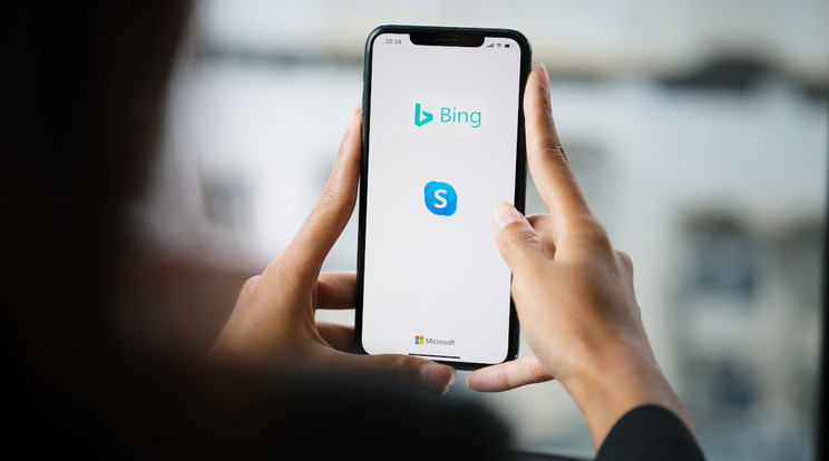 A Microsoft a Bing új keresési képeségeit mindenütt ki akarja használni, ahol csak lehet. Minél több eszközre és szolgáltatásba vezeti be (most például a mobilokra és a Skype-ra) annál inkább aféle tanácsadó szerepbe kerülhet, és ha a felhasználók megszoksék, hogy mindig kéznél van, nem csak klasszikus módon fognak keresni vele, hanem "impulzuskereséseket" is indíthatnak, "hátha tudja" alapon. / Fotó: NorthFoto